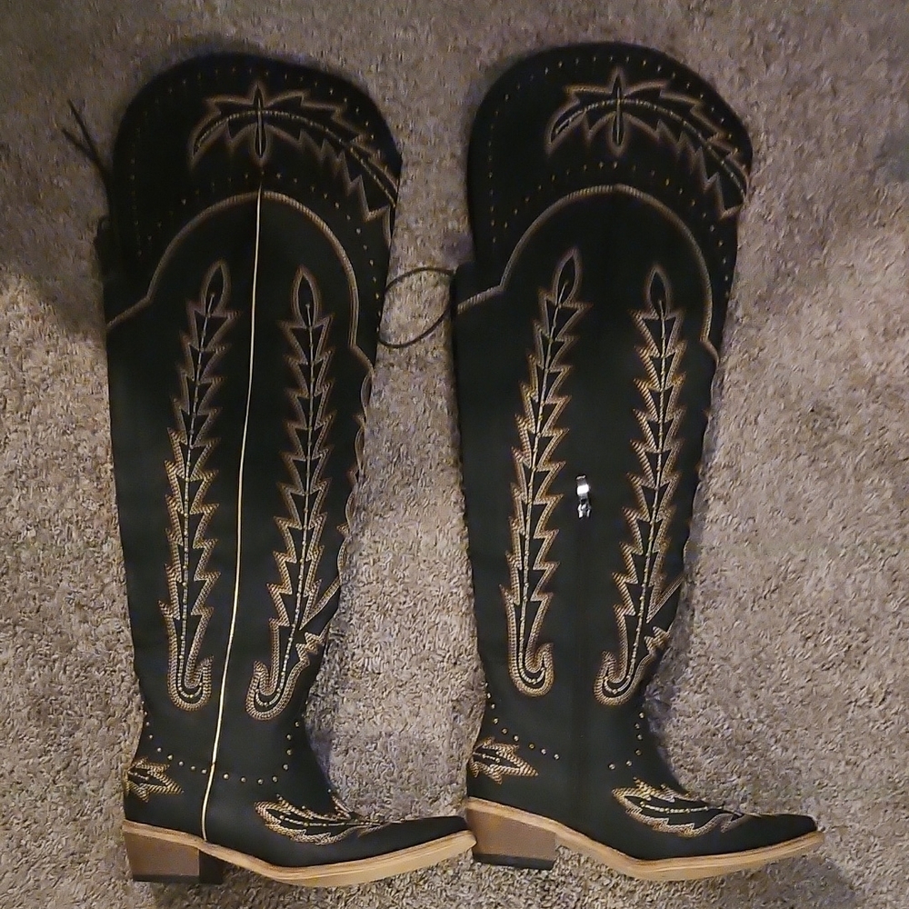 Black and Tan Embroidered Women's Boots